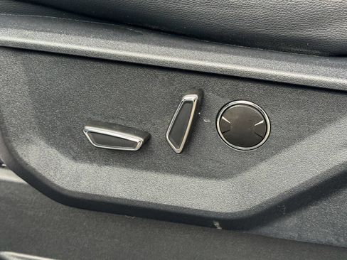 Used 2024 Ford F150 Lightning Lariat image 31