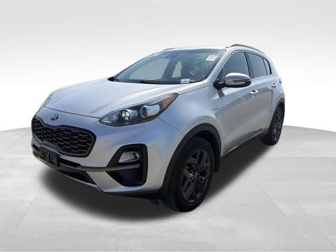 Used 2020 Kia Sportage S AWD/4WD image 2