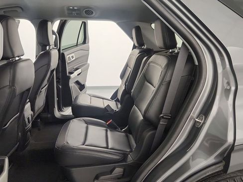 Used 2023 Ford Explorer XLT w/ Equipment Group 202A image 16