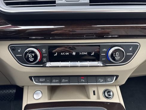 Used 2018 Audi Q5 2.0T Premium Plus w/ Premium Plus Package AWD/4WD image 24