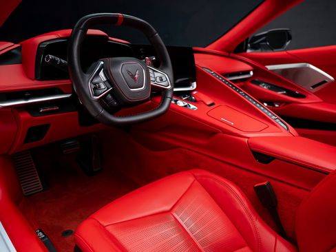 Used 2023 Chevrolet Corvette Stingray Premium Cpe w/ Z51 Performance Package RWD image 2