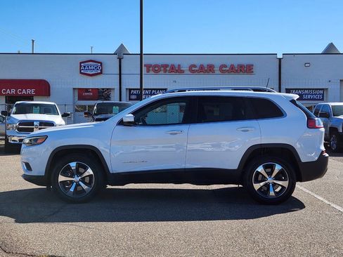 Used 2019 Jeep Cherokee Limited image 9