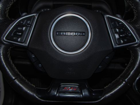Used 2019 Chevrolet Camaro SS RWD image 11