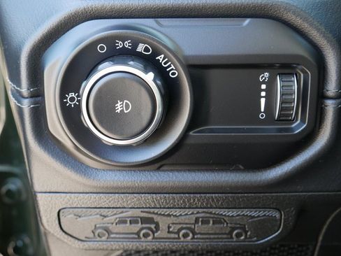 Used 2024 Jeep Wrangler Unlimited Rubicon image 28