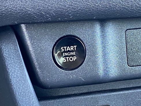 Certified 2025 Nissan Rogue SL w/ SL Premium Package FWD image 23