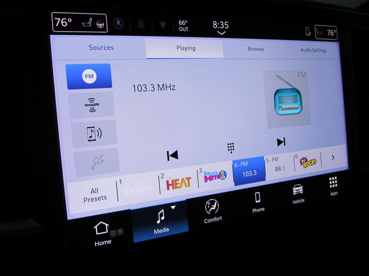 Used 2025 Chrysler Pacifica Select FWD image 28