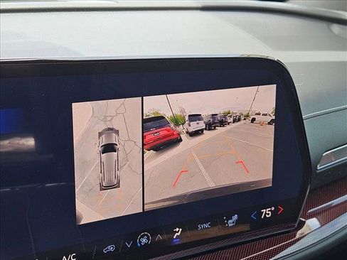 New 2026 Chevrolet Traverse Z71 w/ Driver Confidence Package AWD/4WD image 13