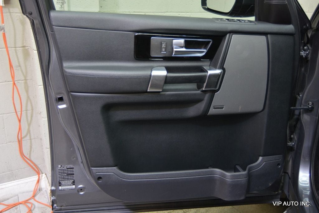 Used 2016 Land Rover LR4 HSE AWD/4WD image 11