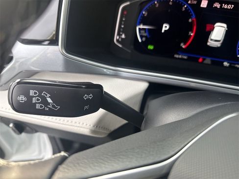 New 2026 Volkswagen Taos SEL image 21