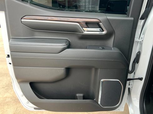 Used 2024 GMC Sierra 1500 SLT w/ SLT Convenience Package AWD/4WD image 19