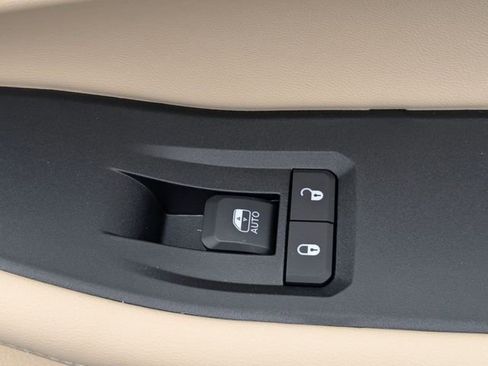 New 2025 Jeep Grand Cherokee Limited w/ Luxury Tech Group II image 38