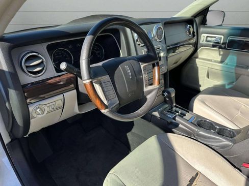 Used 2009 Lincoln MKZ image 12