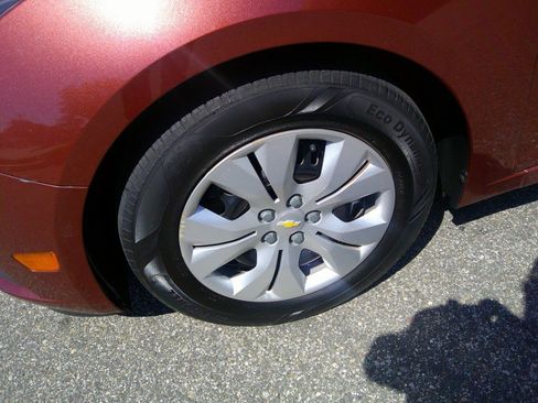 Used 2012 Chevrolet Cruze LS w/ Connectivity Package FWD image 7
