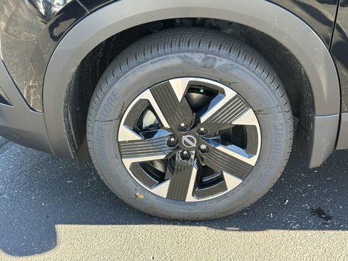 New 2026 Nissan Kicks SV AWD/4WD image 11