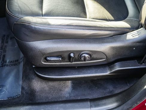Used 2019 Chevrolet Traverse LT FWD image 20
