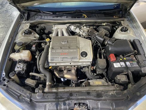 Used 2001 Lexus ES 330 image 24