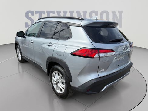 Used 2023 Toyota Corolla Cross LE AWD/4WD image 3