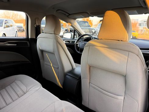 Used 2018 Ford Fusion S image 18