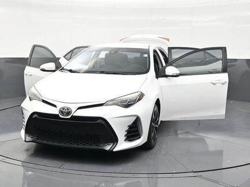Used 2017 Toyota Corolla FWD image 32