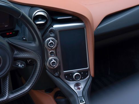 Used 2018 McLaren 720S Performance RWD image 47