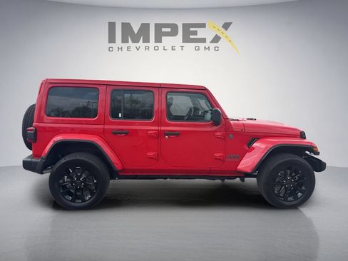 Used 2025 Jeep Wrangler Unlimited Sahara w/ Safety Group AWD/4WD image 6