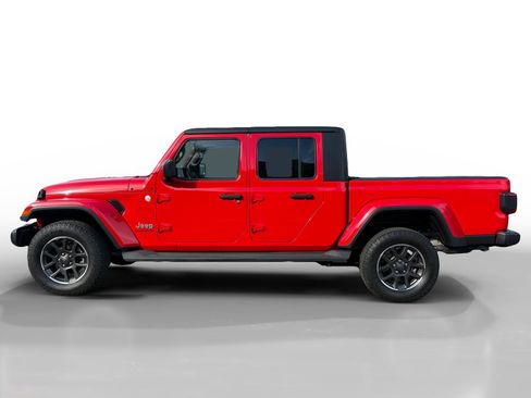 Used 2020 Jeep Gladiator Overland image 2