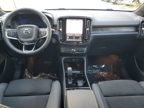 Certified 2023 Volvo C40 P8 Recharge Plus w/ Climate Package AWD/4WD image 13