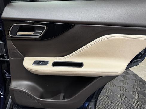 Used 2017 Jaguar F-PACE Prestige image 51