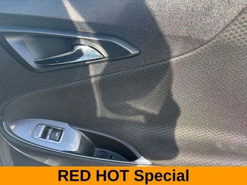 Used 2024 Chevrolet Malibu LT image 37