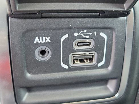 Used 2025 Jeep Wrangler Unlimited Sport AWD/4WD image 30
