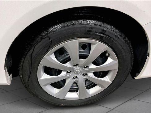 Used 2012 Toyota Corolla LE image 10