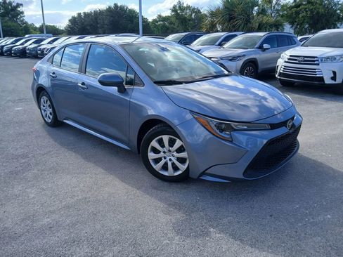 Used 2020 Toyota Corolla LE FWD image 1