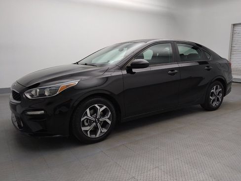Used 2019 Kia Forte LXS FWD image 2