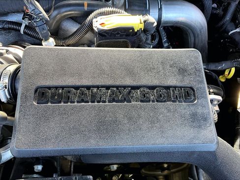 Used 2022 GMC Sierra 2500 AT4 image 32