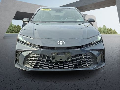 Certified 2025 Toyota Camry SE image 2