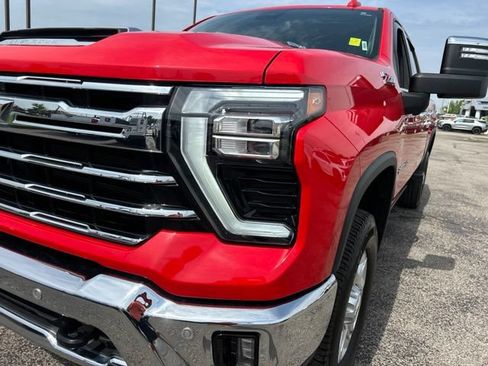 Used 2024 Chevrolet Silverado 2500 LTZ w/ LTZ Convenience Package AWD/4WD image 9