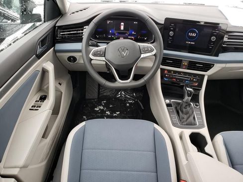 New 2026 Volkswagen Jetta SE FWD image 10