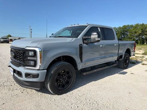 New 2026 Ford F250 Lariat w/ Black Appearance Package AWD/4WD image 1