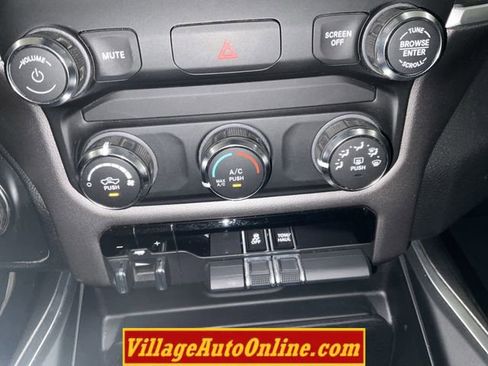 Used 2020 RAM 1500 Big Horn AWD/4WD image 42