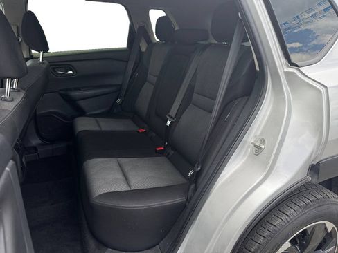 Used 2024 Nissan Rogue SV AWD/4WD image 16