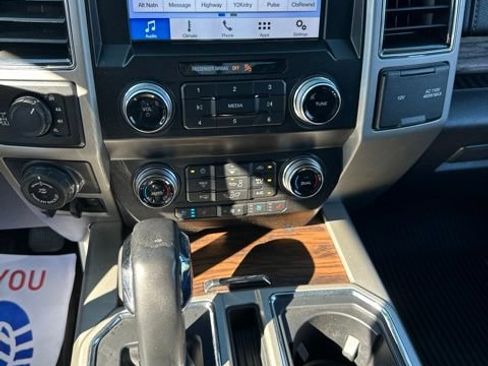 Used 2019 Ford F150 Lariat w/ Equipment Group 502A Luxury AWD/4WD image 19