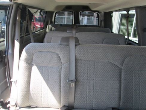 Used 2025 Chevrolet Express 3500 LT w/ LT Preferred Equipment Group RWD image 13