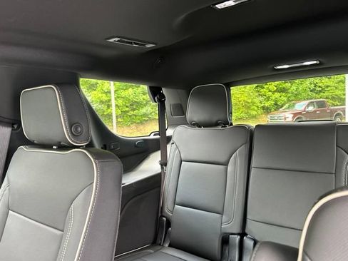 Used 2026 Chevrolet Tahoe Premier w/ Sun And Tow Package AWD/4WD image 16