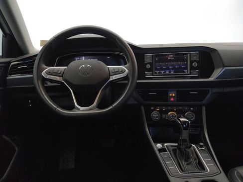 Used 2024 Volkswagen Jetta SE image 22