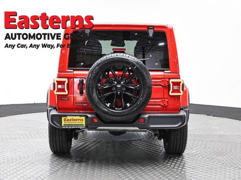 Used 2025 Jeep Wrangler Unlimited Sahara image 6