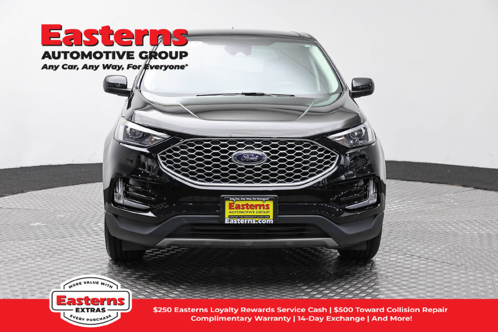Used 2023 Ford Edge SEL w/ Convenience Package AWD/4WD image 3