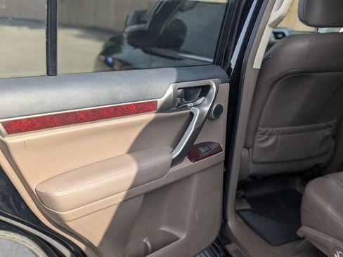 Used 2017 Lexus GX 460 Luxury AWD/4WD image 18