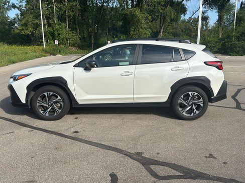 Used 2025 Subaru Crosstrek 2.5i Premium AWD/4WD image 2