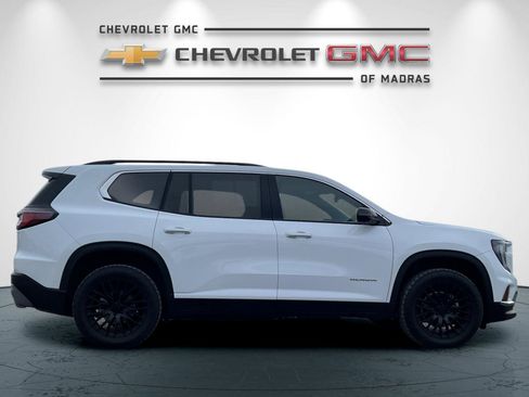Used 2024 GMC Acadia Elevation image 2