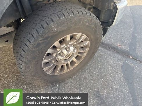 Used 2020 Ford F350 Lariat w/ Chrome Package image 13